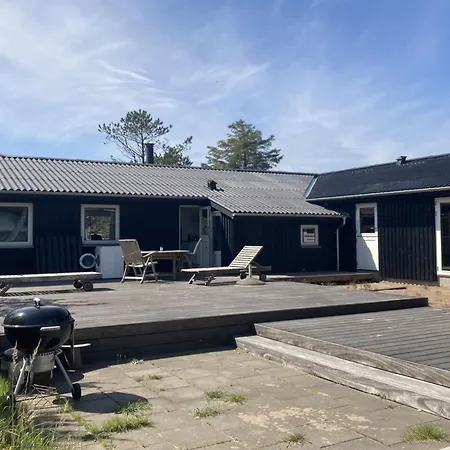 Prázdninový dům Aleko - 2-5km From The Sea By Interhome *