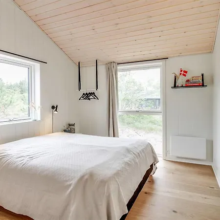 Holiday home Aleko - 2-5km From The Sea By Interhome Henne Strand