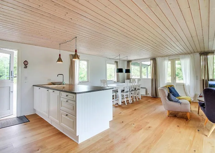 Semesterbostad Aleko - 2-5km From The Sea By Interhome